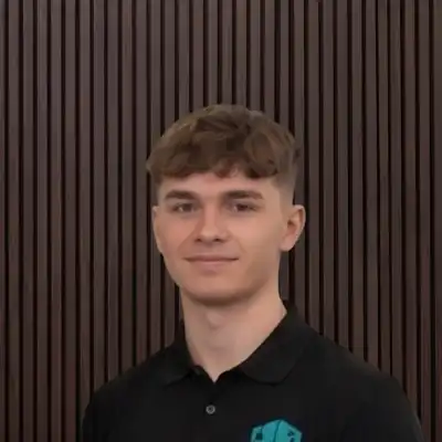 Tobias H.